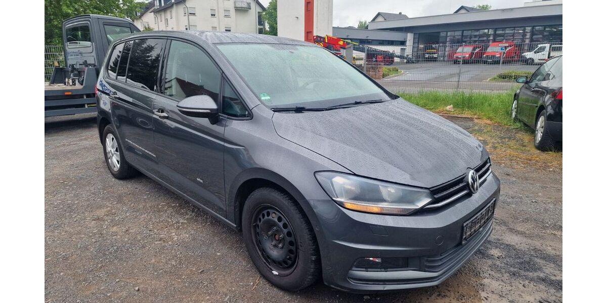 VW Touran 396.000 km 6.500 &euro; Büdingen 63654