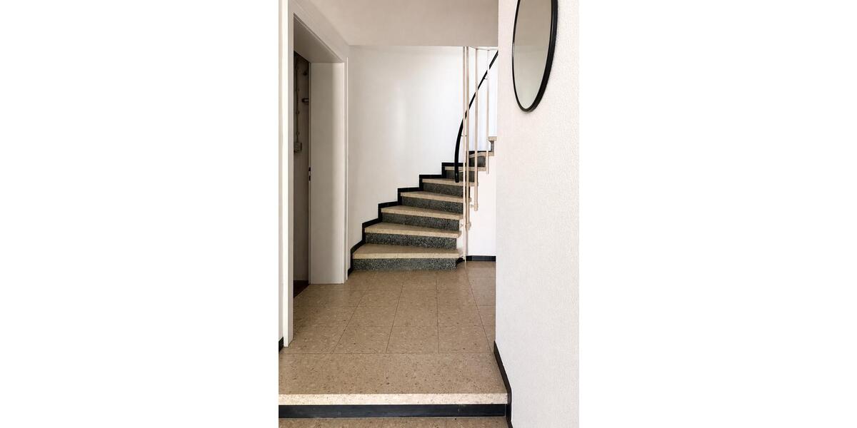 Einfamilienhaus Pfullingen - 8 Zimmer, 179 m&sup2;, 576.000&euro; | Angebot:26757139