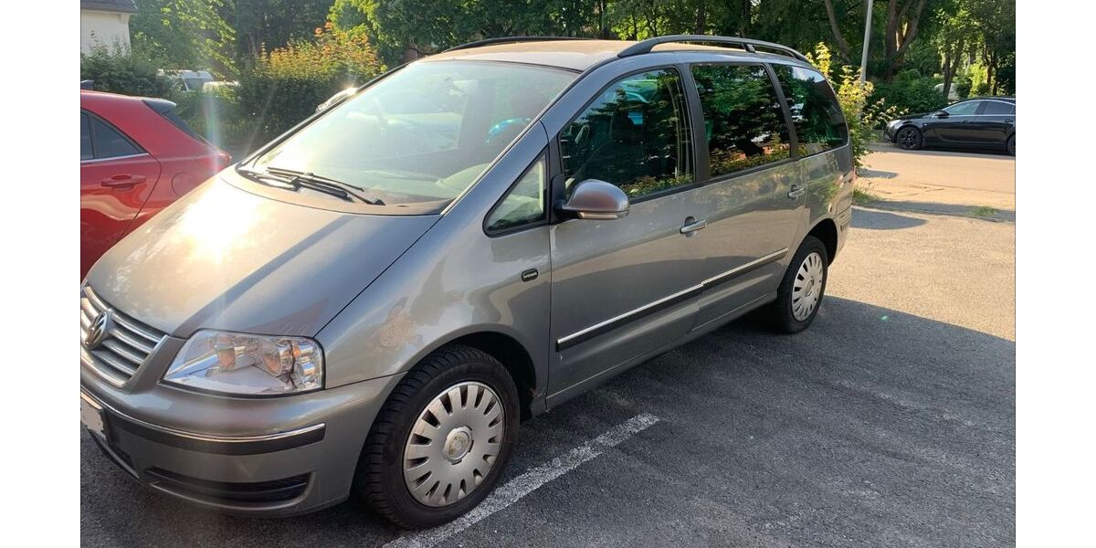 VW Sharan 119.000 km 2.600 &euro; Hamburg 22177