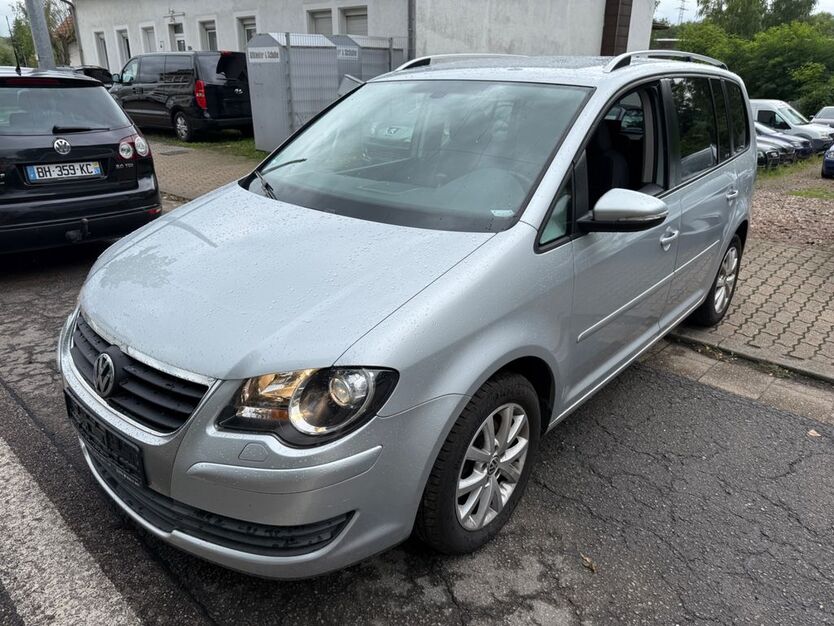 VW Touran 233.454 km 4.990 € Völklingen 66333