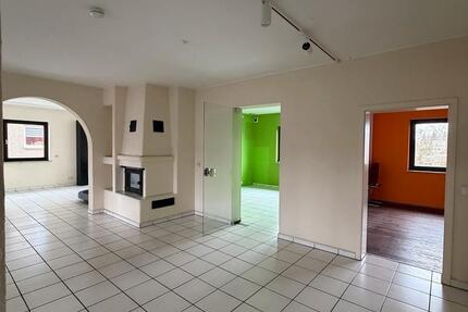 Gewerbeobjekt Dinslaken Hiesfeld - 5 Zimmer, 12 m&sup2;, 2.072&euro; | Angebot:25089109