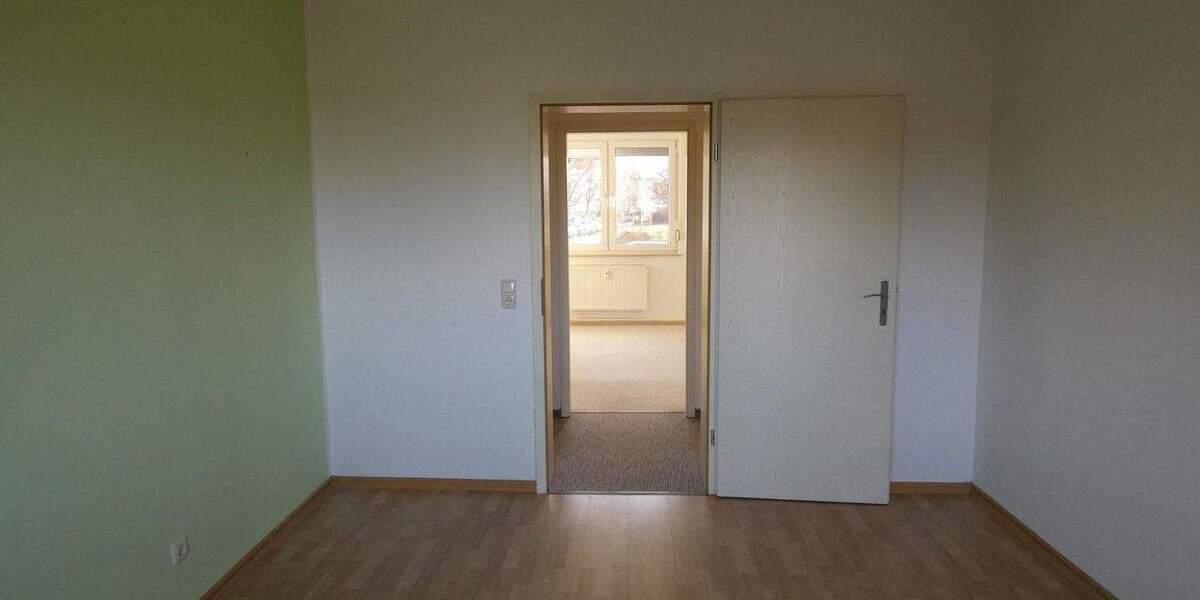 Etagenwohnung Hoyerswerda - 3 Zimmer, 73 m&sup2;, 87.500&euro; | Angebot:25705314