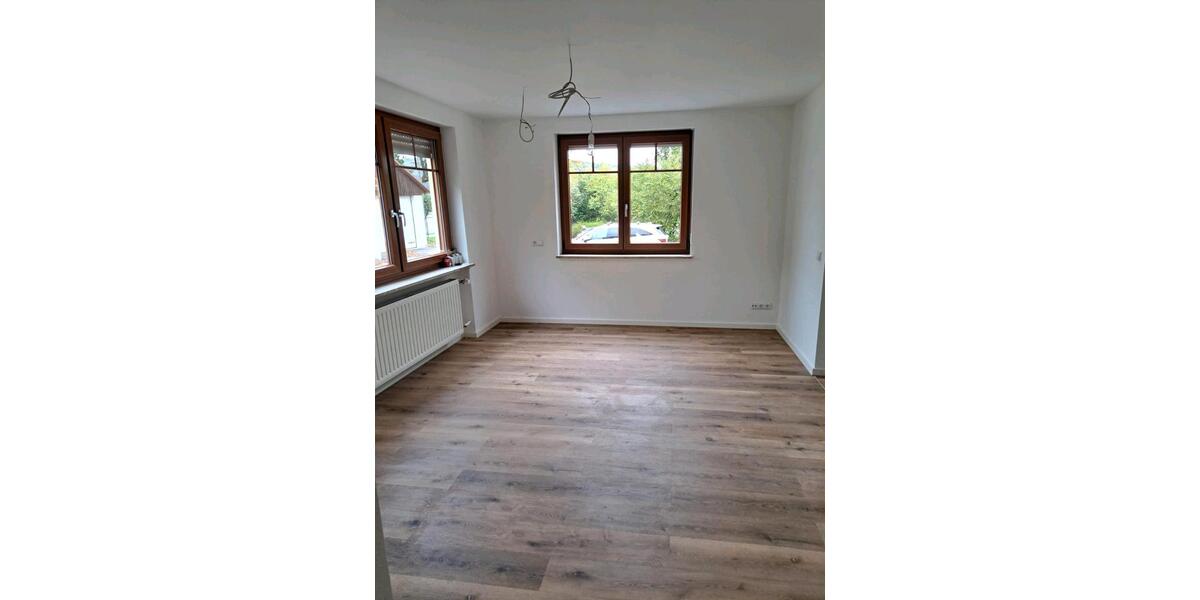 Erdgeschoßwohnung Bad Abbach - 5 Zimmer, 121 m&sup2;, 1.230&euro; | Angebot:23012086