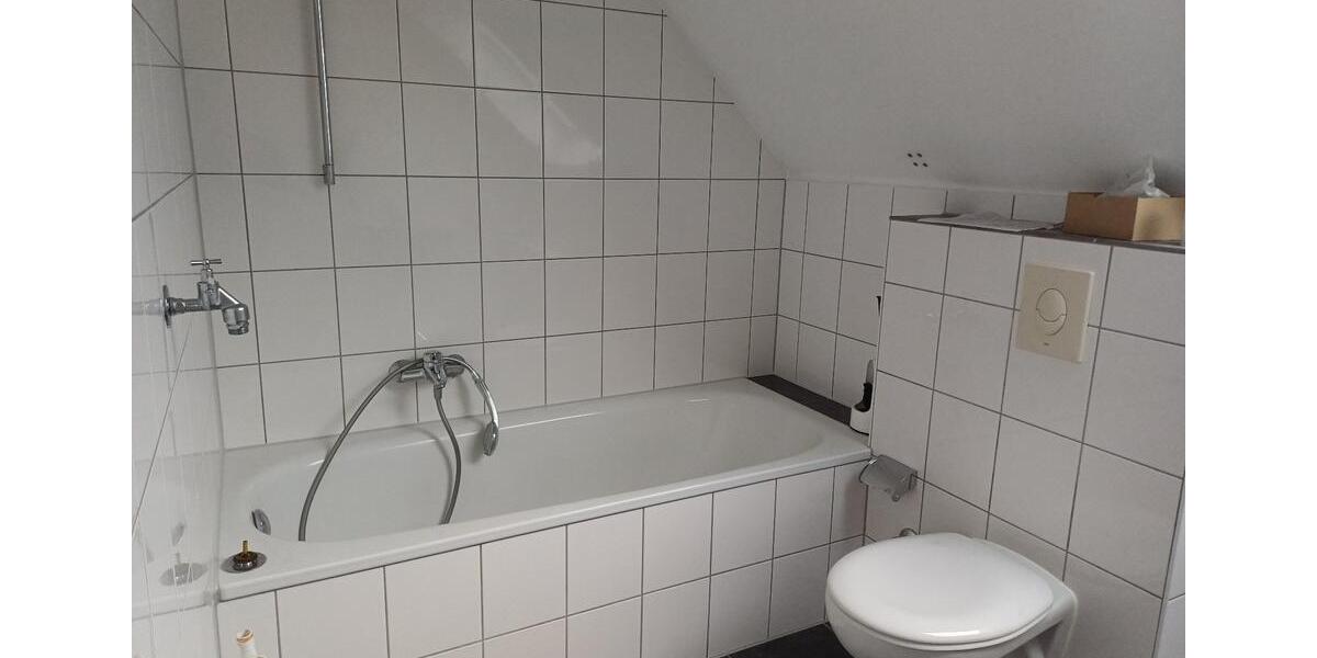 Dachgeschoßwohnung Aachen Eilendorf - 3 Zimmer, 80 m&sup2;, 680&euro; | Angebot:24868558