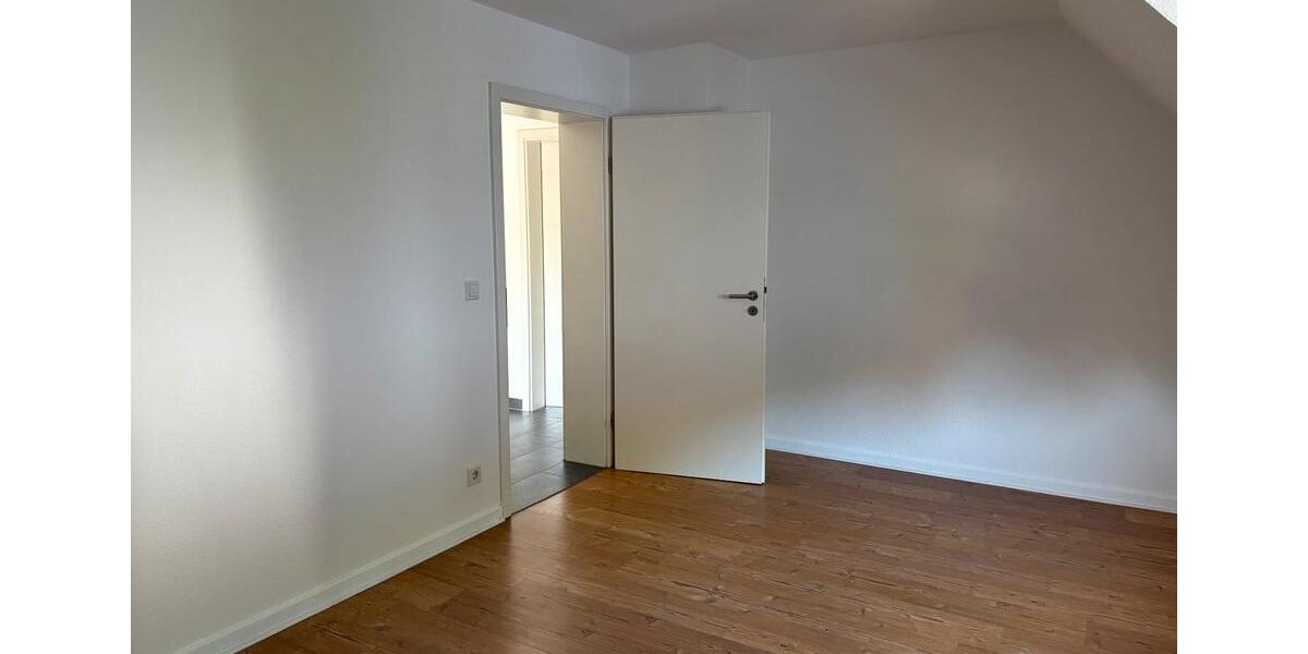 Dachgeschoßwohnung Siegen Kaan-Marienborn - 3 Zimmer, 75 m&sup2;, 172.000&euro; | Angebot:25960743