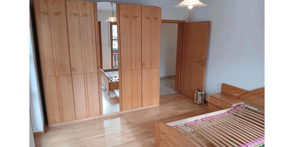 Erdgeschoßwohnung Cham - 4 Zimmer, 115 m&sup2;, 700&euro; | Angebot:24839725