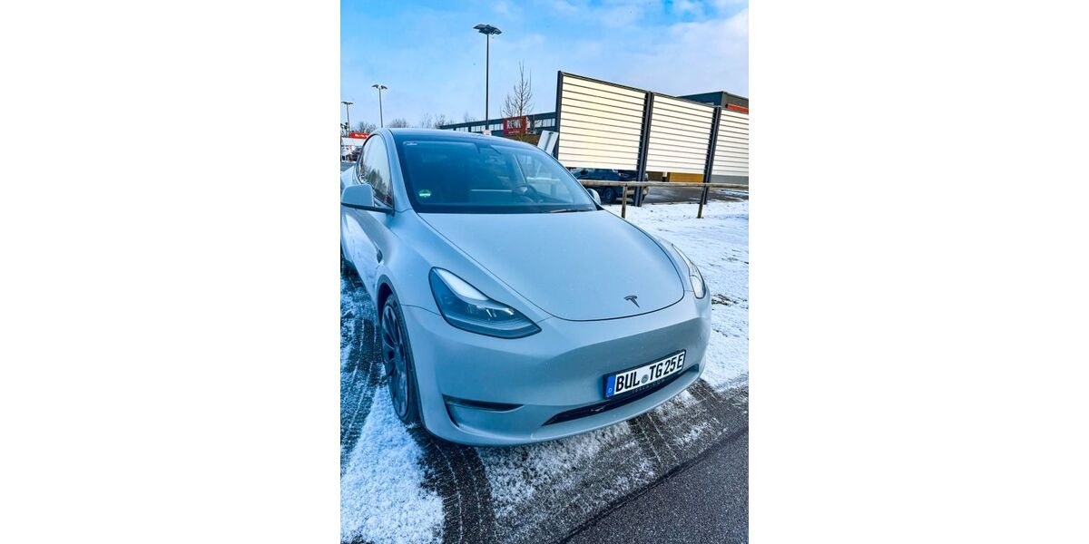 Tesla Model Y 31.792 km 38.500 &euro; Maxhütte 93142