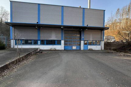 Ehemalige -Fabrik -Produktions- oder Entwicklungsobjekt an der B229 in Lüdenscheid zimmer