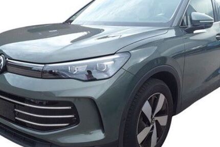 VW Tiguan 1.980 km 42.450 € Duisburg 47178