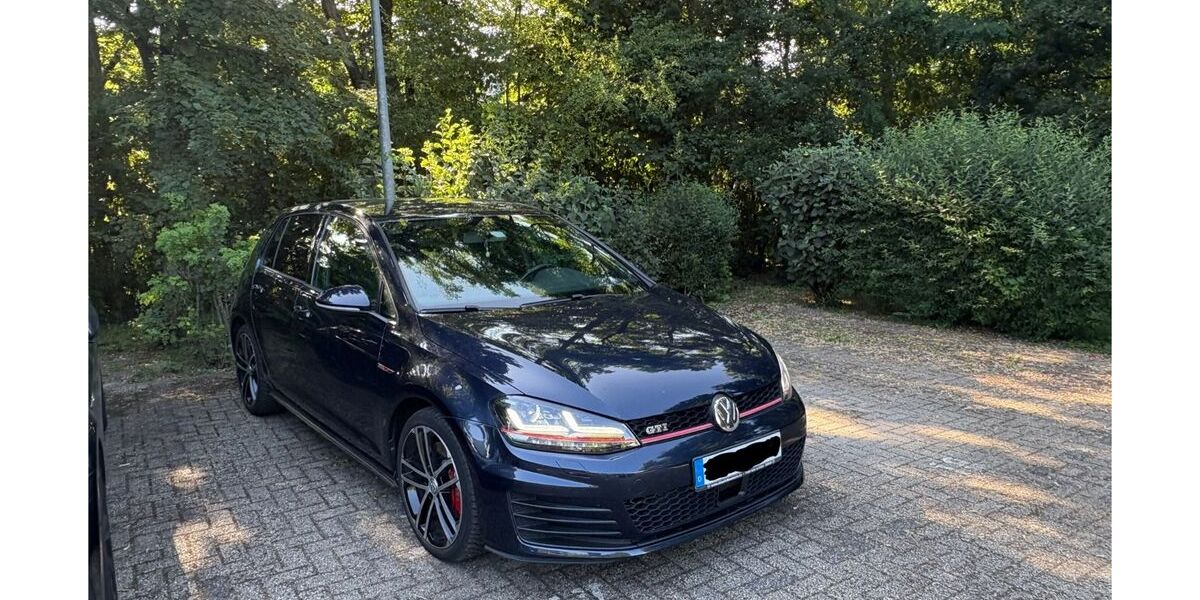 VW Golf 124.500 km 14.000 &euro; Frankfurt am Main 65933