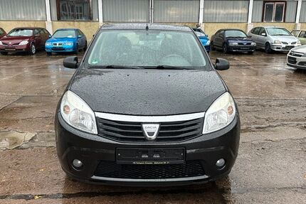 Dacia Sandero 159.704 km 2.999 € Dresden 01159
