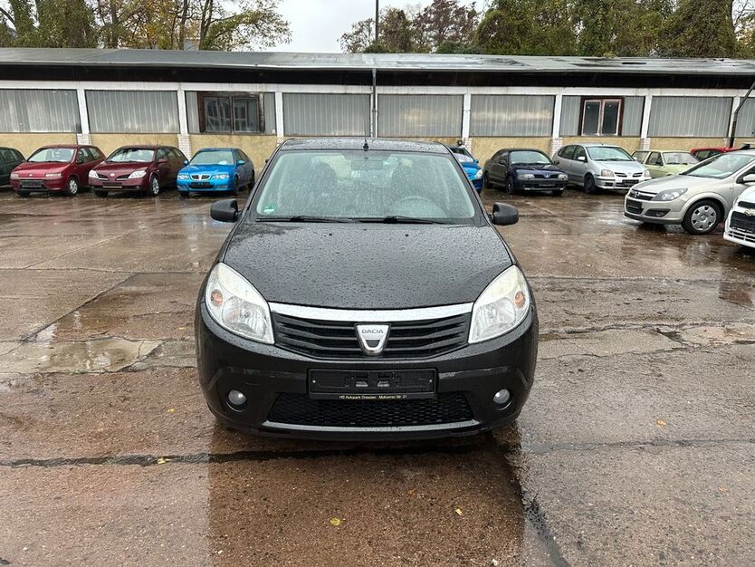Dacia Sandero 159.704 km 3.200 € Dresden 01159