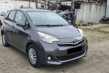 Toyota Verso-S 190.743 km 3.700 &euro; Freiburg 79108