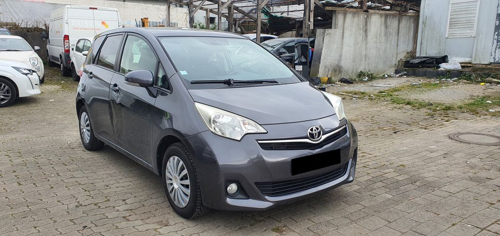 Toyota Verso-S 190.743 km 3.700 &euro; Freiburg 79108
