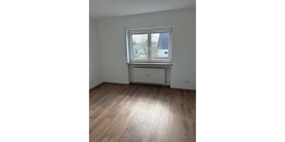 Erdgeschoßwohnung Bad Rodach - 3 Zimmer, 78 m&sup2;, 680&euro; | Angebot:25603829