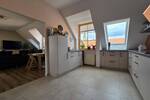 großzügige 4-Zimmer Dachgeschoßwohnung mit Südbalkon in zentraler Lage zu vermieten!!