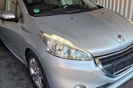 Peugeot 208 81.433 km 7.950 &euro; Berlin 12277