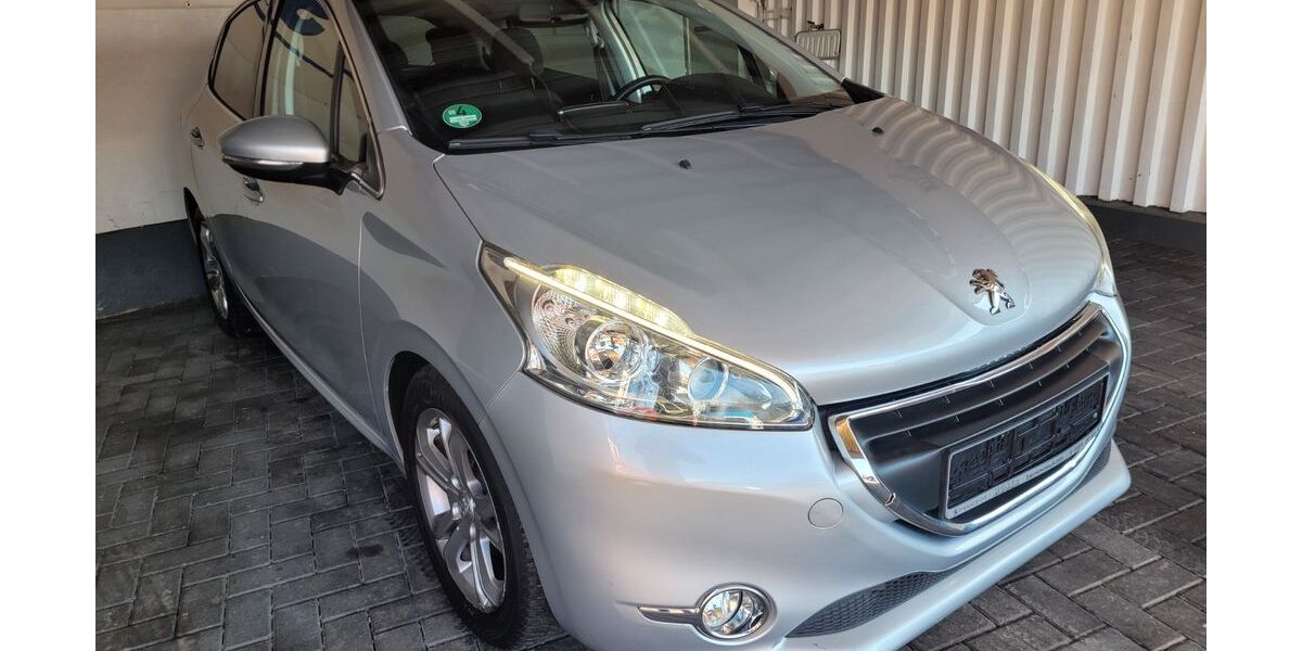 Peugeot 208 81.433 km 7.950 &euro; Berlin 12277