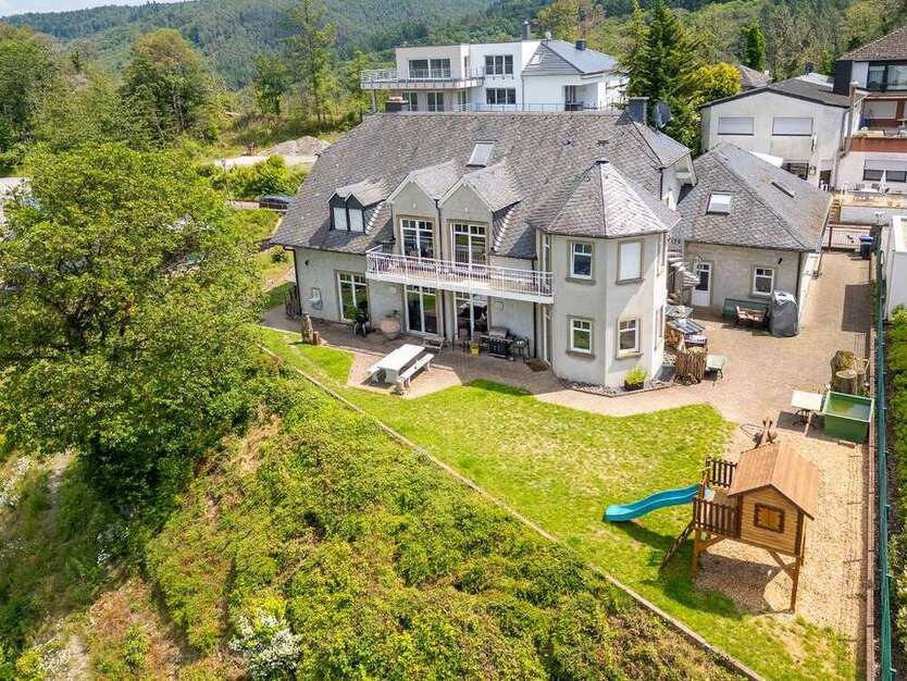 Haus zum Kaufen in Leiwen 1.250.000 € 300 m²