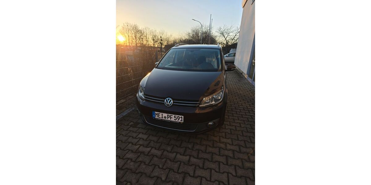 VW Touran 274.000 km 5.300 &euro; Niederau 01689