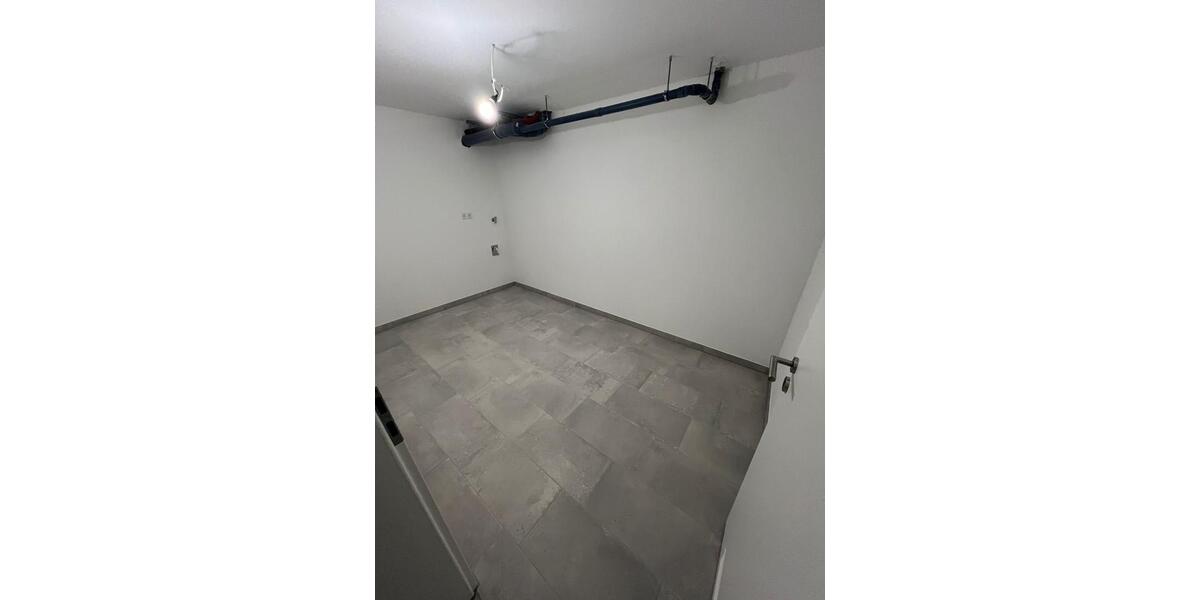 Reihenhaus Zeitlarn - 9 Zimmer, 150 m&sup2;, 2.250&euro; | Angebot:26703963