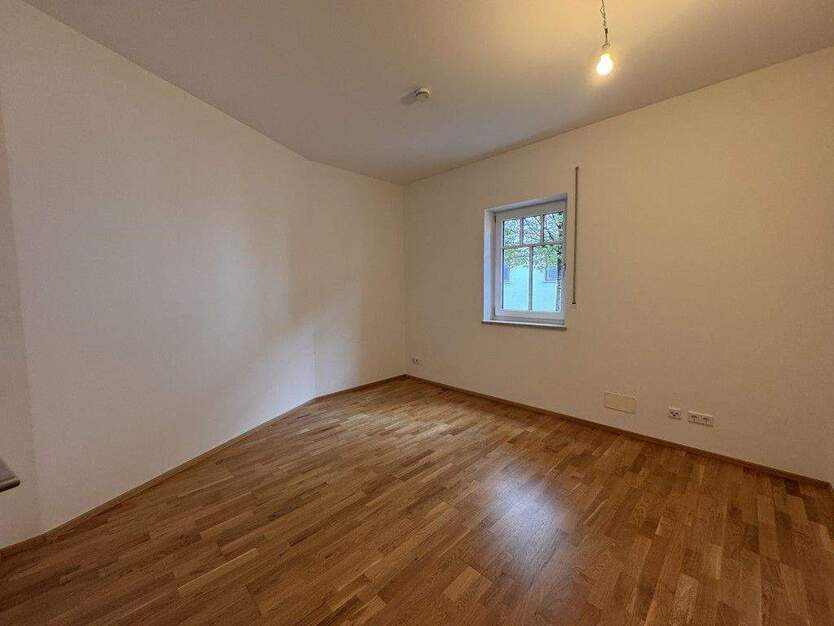 Geräumige 2-Zimmer-Wohnung mit EBK in S-Bahn-Nähe Heimstetten 2 zimmer