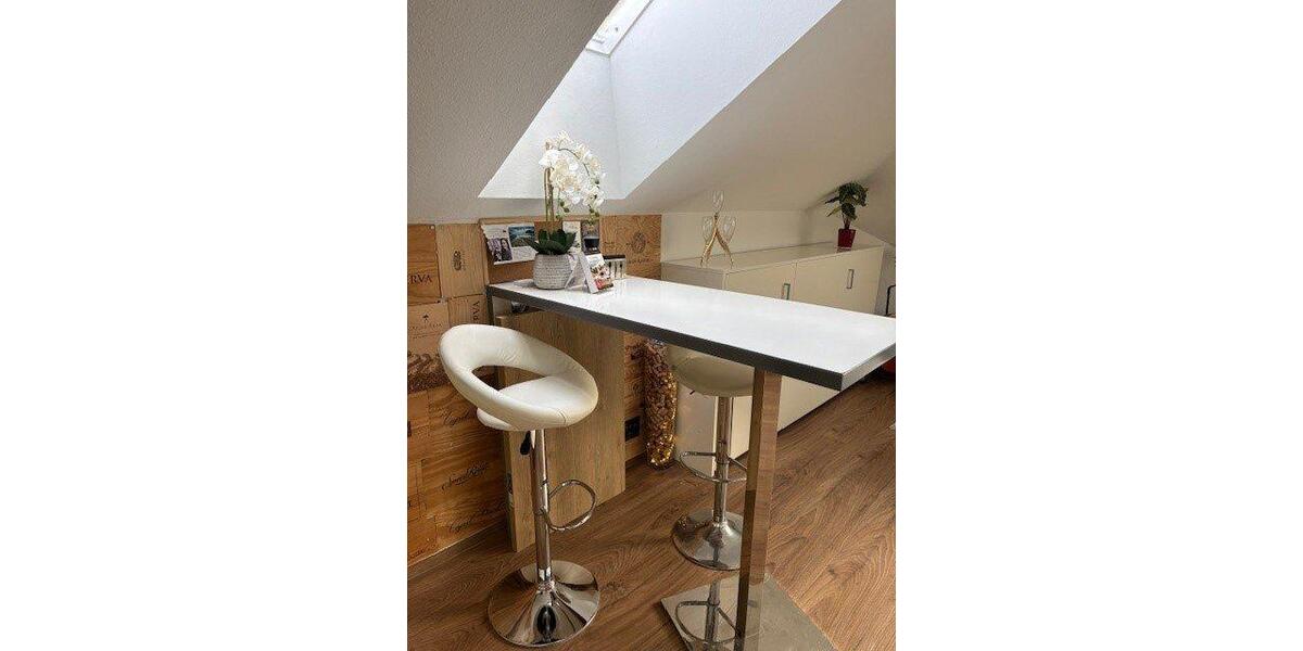 Dachgeschoßwohnung Wiesbaden Südost - 1.5 Zimmer, 35 m&sup2;, 1.100&euro; | Angebot:26406739