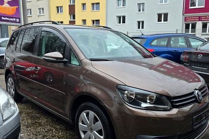 VW Touran 128.000 km 8.700 &euro; Essen 45144