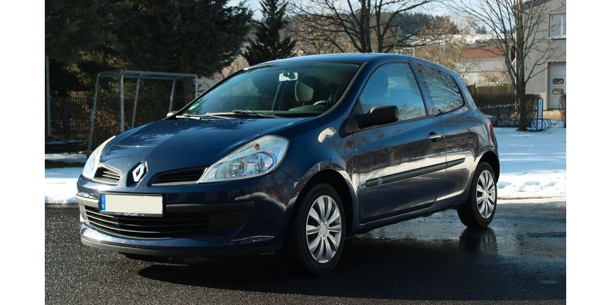 Renault Clio 118.000 km 2.399 &euro; Königsee 07426