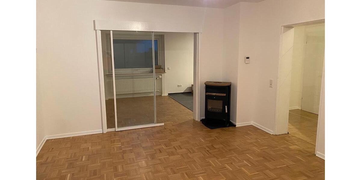 Einfamilienhaus Lage - 5 Zimmer, 150 m&sup2;, 1.400&euro; | Angebot:25254956