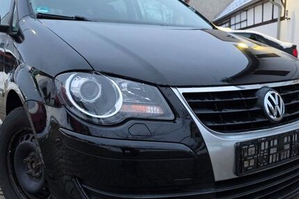 VW Touran 193.700 km 2.699 &euro; Zwenkau 04442