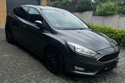 Ford Focus 191.000 km 5.500 &euro; Bad Driburg 33014