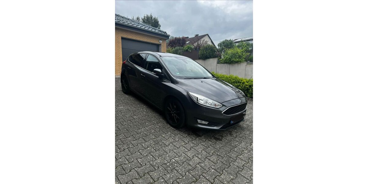 Ford Focus 191.000 km 5.500 &euro; Bad Driburg 33014