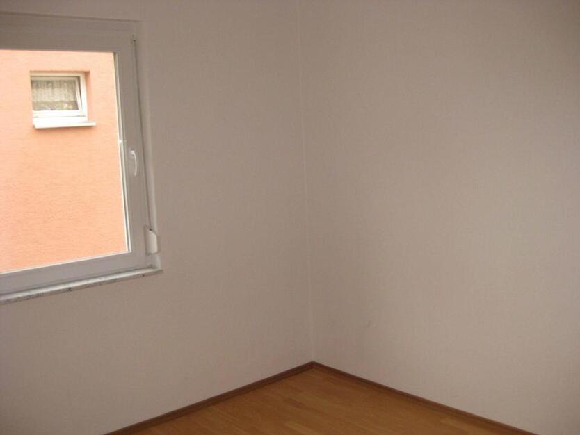 Gepflegte Doppelhaushälfte in zentraler Lage – Nähe Schwabengalerie, ideal für Paare oder Expats zimmer