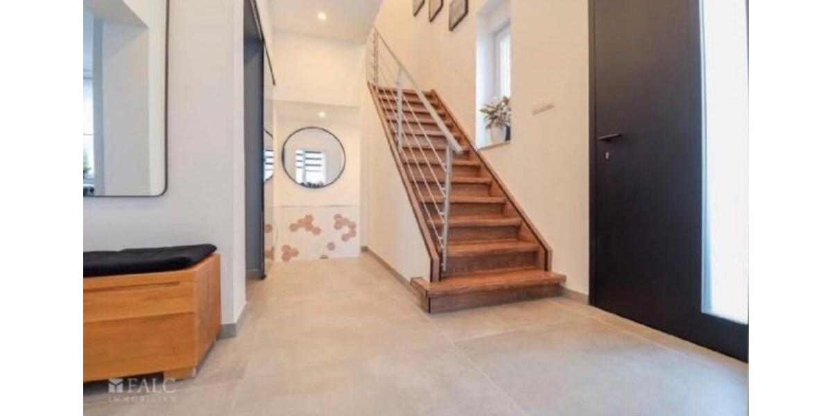 Gepflegtes Einfamilienhaus 135m2 mit Garage + Stellplätze 5 zimmer