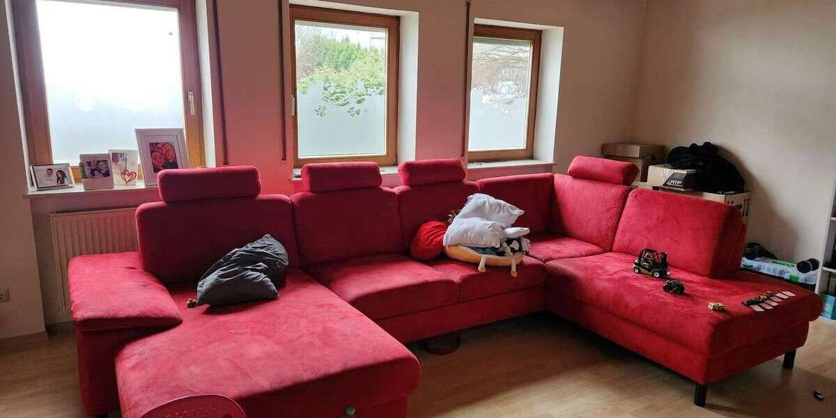 Etagenwohnung Schöllnach - 4 Zimmer, 110 m&sup2;, 700&euro; | Angebot:25429429
