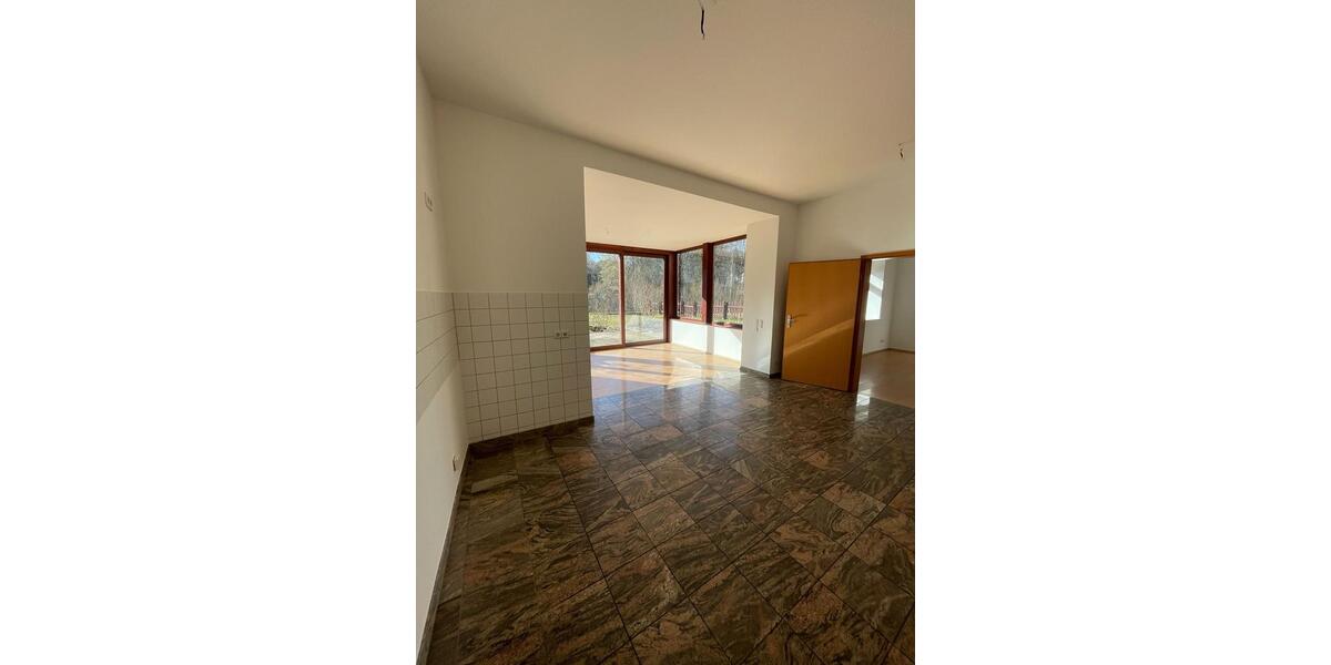 Erdgeschoßwohnung Zschopau - 2 Zimmer, 71 m&sup2;, 639&euro; | Angebot:25270640