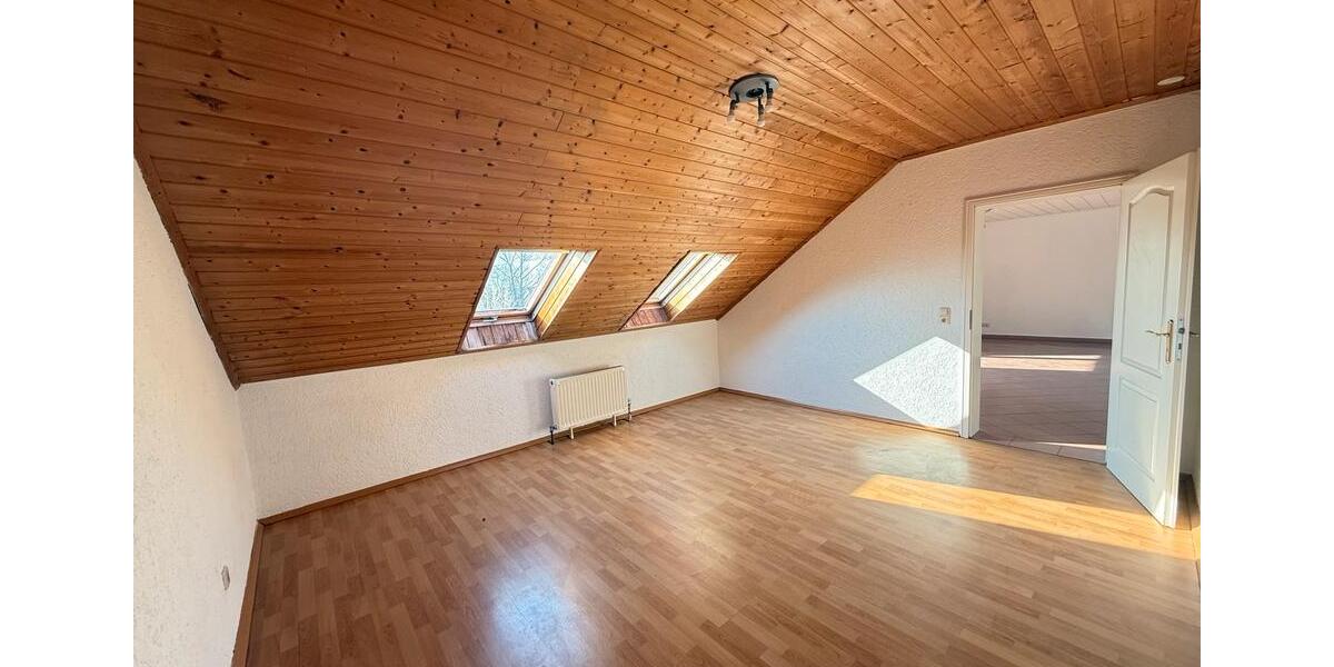 Etagenwohnung Karlsruhe Hagsfeld - 5 Zimmer, 110 m&sup2;, 1.500&euro; | Angebot:25967862