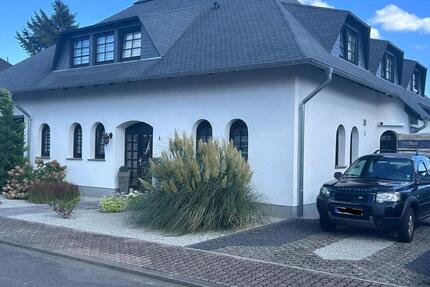 Haus Schwalbach - 12 Zimmer, 390 m&sup2;, 550.000&euro; | Angebot:26579085