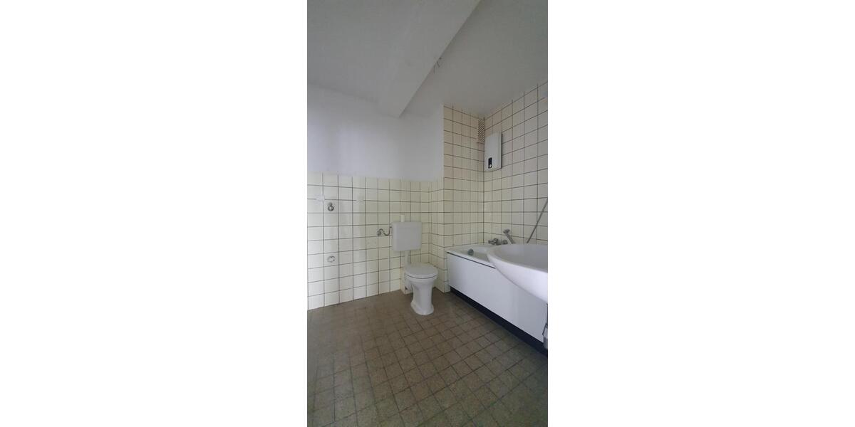 Erdgeschoßwohnung Siegen - 3 Zimmer, 85 m&sup2;, 640&euro; | Angebot:26300935