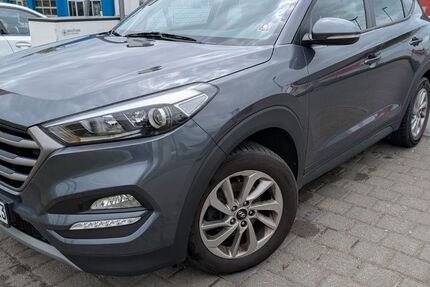 Hyundai TUCSON 108.000 km 12.900 &euro; Trossingen 78647