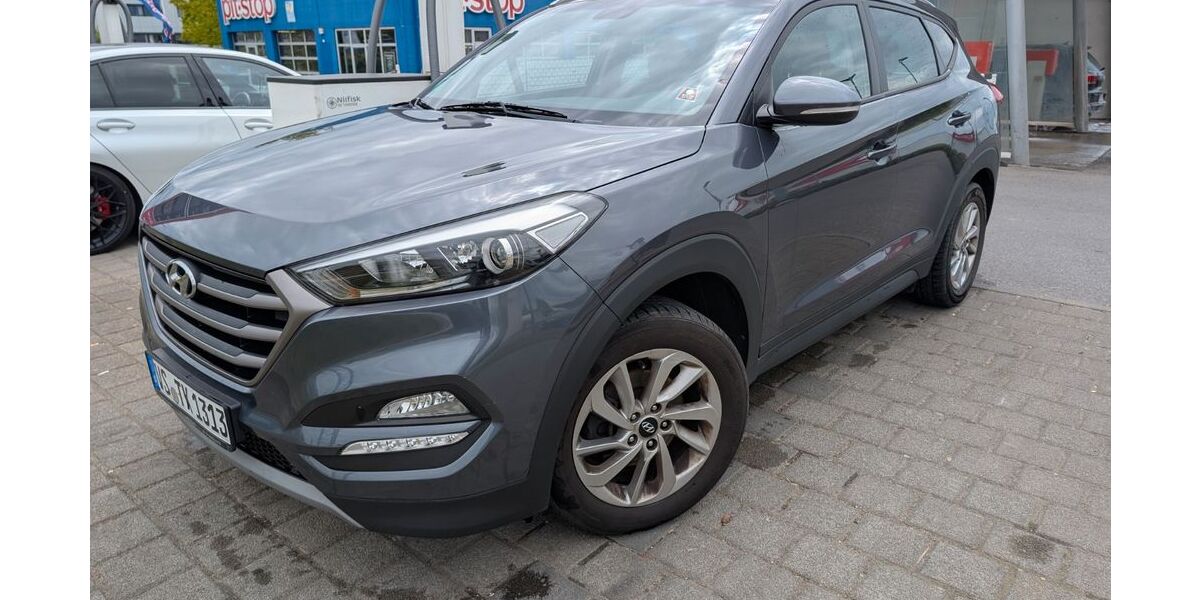 Hyundai TUCSON 108.000 km 12.900 &euro; Trossingen 78647