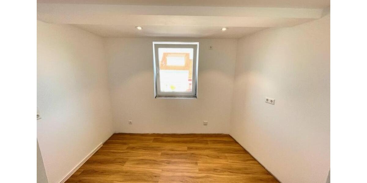 Terrassenwohnung Durmersheim - 4 Zimmer, 120 m&sup2;, 1.400&euro; | Angebot:26058911