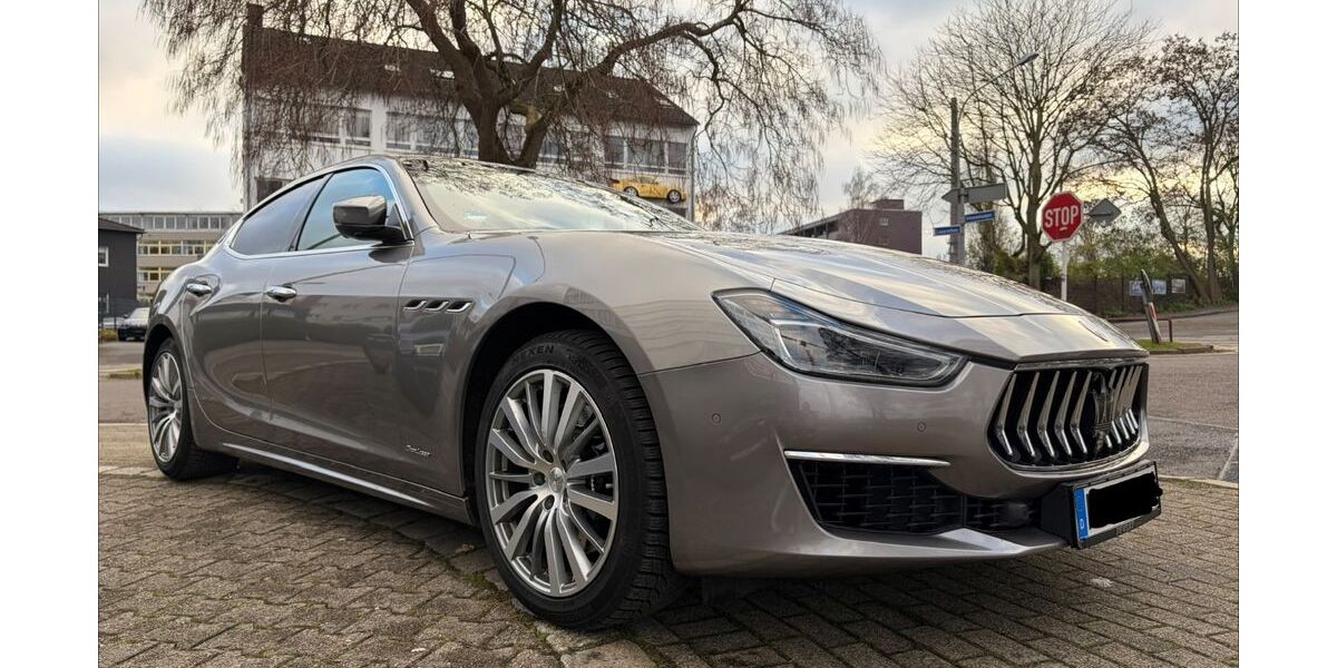 Maserati Ghibli 55.000 km 34.900 &euro; Mülheim 45472