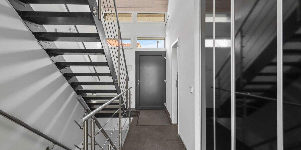 Einfamilienhaus Neutraubling - 5 Zimmer, 203 m&sup2;, 1.149.000&euro; | Angebot:25702693