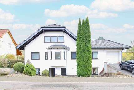 Haus zum Kaufen in Biebertal 549.000 € 251.24 m² 8 zimmer