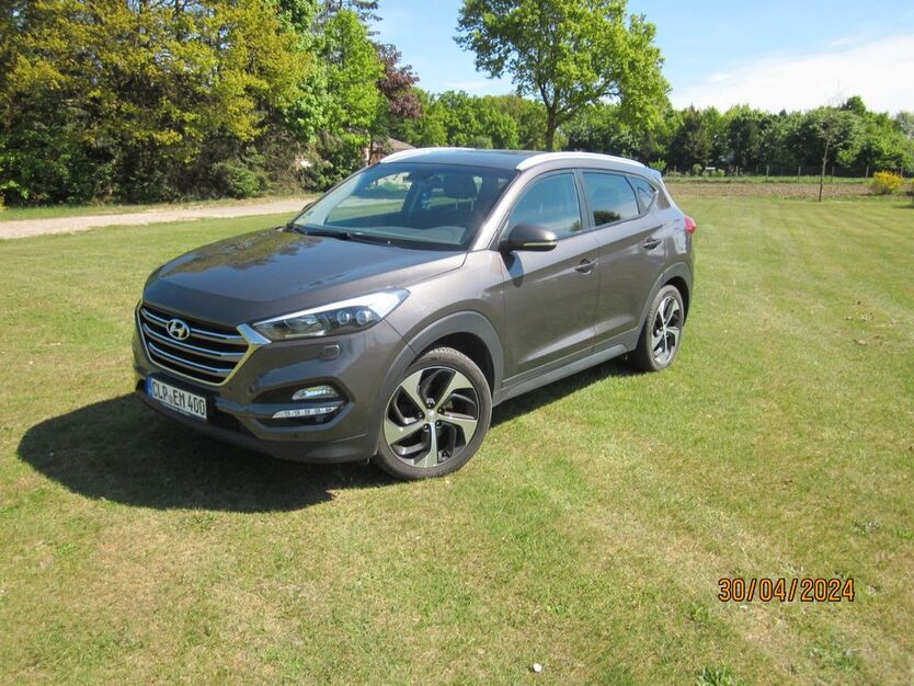 Hyundai TUCSON 113.000 km 14.600 € Bösel 26219