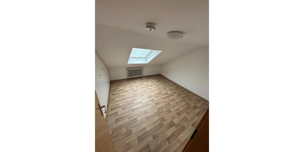 Dachgeschoßwohnung Wolfhagen - 3 Zimmer, 68 m&sup2;, 550&euro; | Angebot:26326797