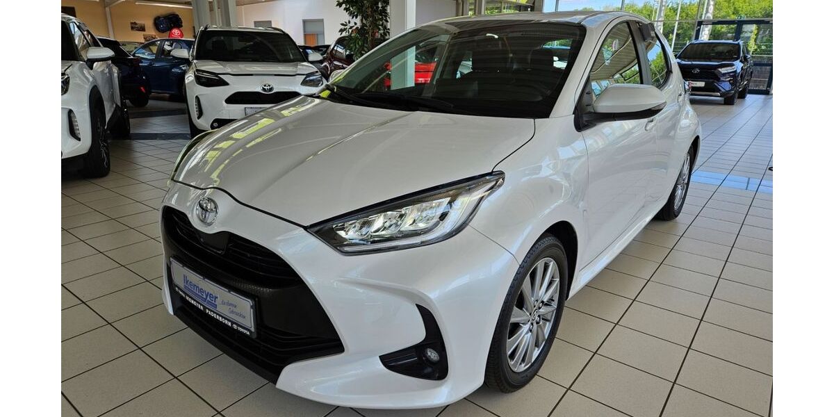 Toyota Yaris 30.000 km 18.950 &euro; Paderborn 33104