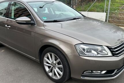 VW Passat 217.000 km 8.999 € Ditzingen 71254
